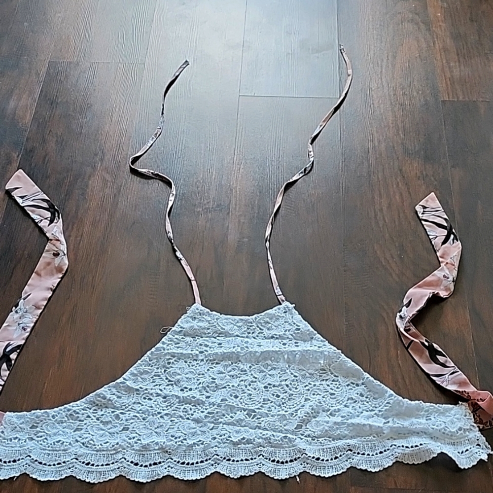 SHEIN Lace White/Floral Crop Top, Size S